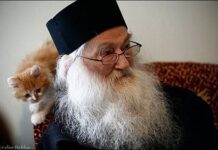 Άγιος Ιουστίνος Πίρβου: «Θα έρθει μία εποχή, κατά την οποία μόνο όσοι βιώνουν τη Χάρη του Θεού θα μπορούν να διακρίνουν το καλό από το κακό»